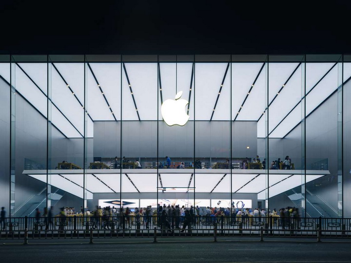 Apple получила патент на гибкий экран для iPhone и других своих устройств