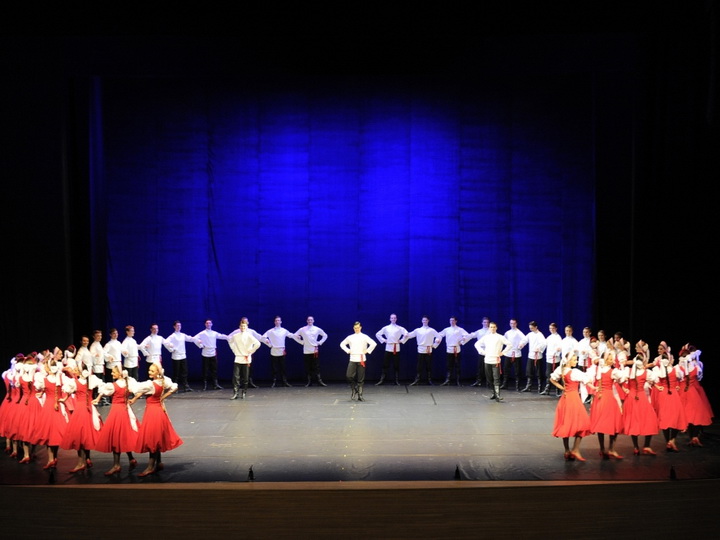 В Центре Гейдара Алиева завершилась трехдневная концертная программа Академического ансамбля народного танца им. Игоря Моисеева