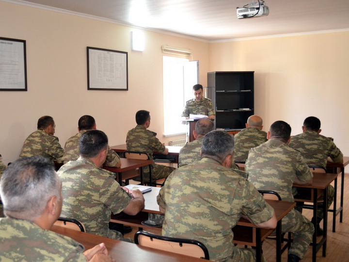 Офицеры азербайджанской армии используют новейшее программное обеспечение - ВИДЕО