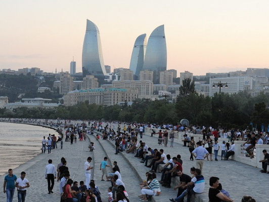 Численность населения Азербайджана выросла еще на 24 тысячи человек