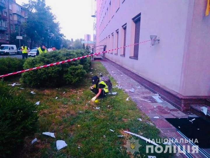 Здание телеканала «112 Украина» в Киеве обстреляли из гранатомета – ФОТО – ВИДЕО