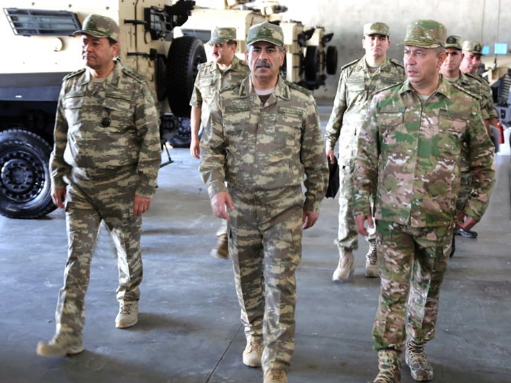 Министр обороны Азербайджана проверяет воинские части - ФОТО