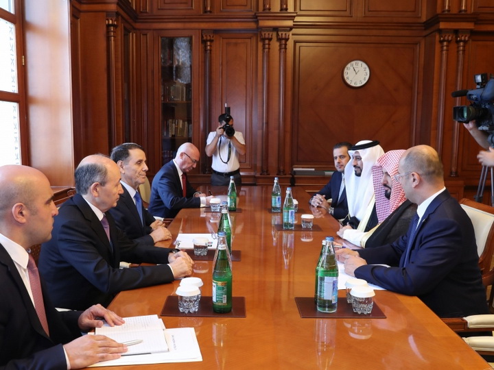 Премьер-министр Азербайджана встретился с министром юстиции Королевства Саудовская Аравия - ФОТО