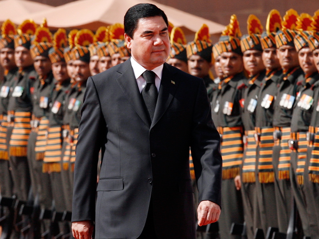 СМИ: президент Туркменистана не умер, а улетел в Германию