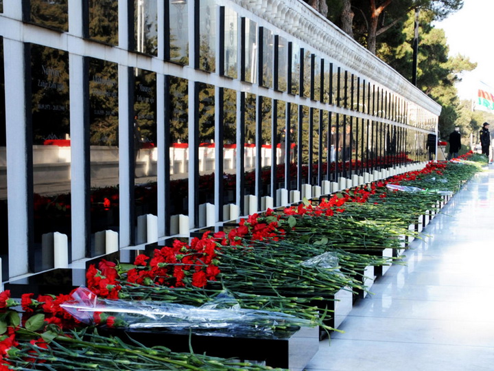 В Азербайджане чтят память жертв трагедии 20 января