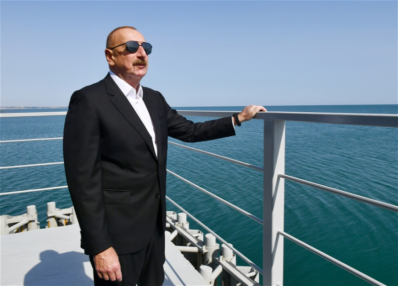 С высоко поднятой головой: Как воля Ильхама Алиева вернула народу уверенность