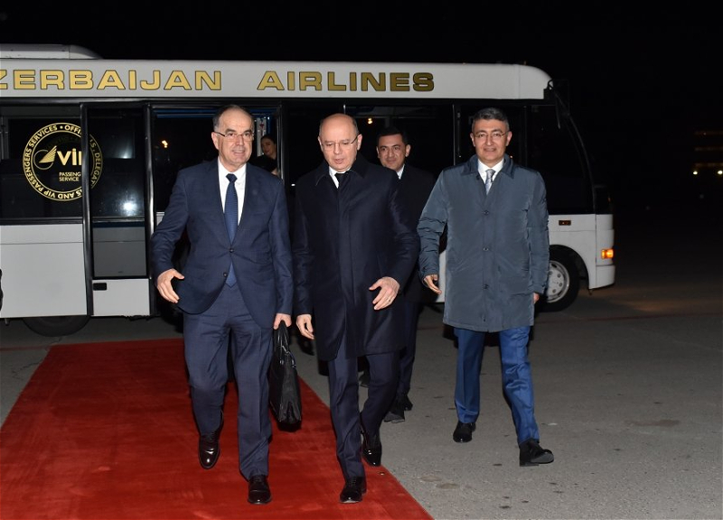 Президент Албании прибыл в Азербайджан с рабочим визитом - ФОТО