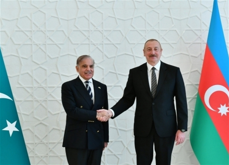 Премьер-министр Пакистана поздравил Президента Ильхама Алиева