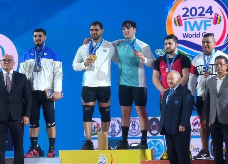 Азербайджанский штангист завоевал три серебряные медали