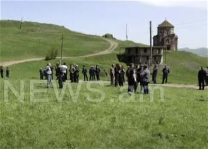 Армянская полиция открыла дорогу к церкви в приграничном Воскепаре