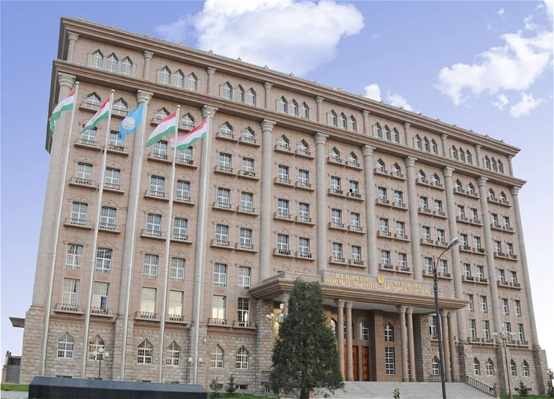 МИД Таджикистана рекомендовал гражданам временно не выезжать в Россию