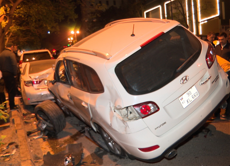 Распространилось видео цепной аварии в центре Баку – ФОТО – ВИДЕО - ОБНОВЛЕНО