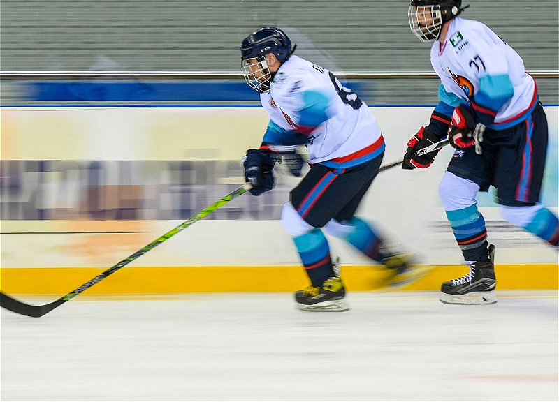Сборная Азербайджана по хоккею одержала победу в группе на международном турнире
