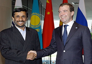 Медведев и Ахмадинежад подтвердили настрой на развитие сотрудничества