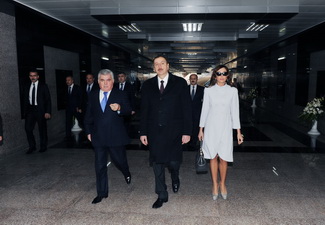 Президент Азербайджана принял участие в церемонии открытия новых пешеходных переходов - ФОТО