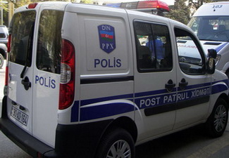 В Баку водитель автобуса напал на замначальника управления полиции