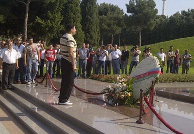 Рамиль Сафаров почтил память Гейдара Алиева и шехидов - ФОТО
