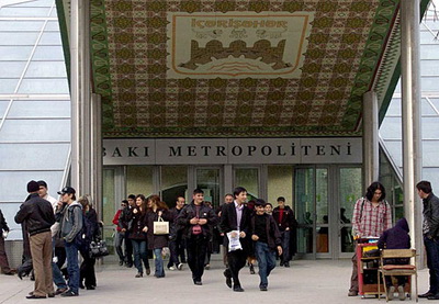 Полиция усилила контроль над пассажиропотоком в Бакинском метро