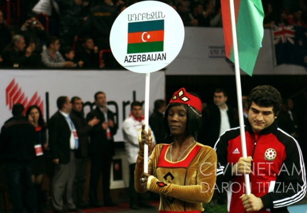 Азербайджанские боксеры и флаг Азербайджана на церемонии открытия чемпионата мира в Ереване - ФОТО