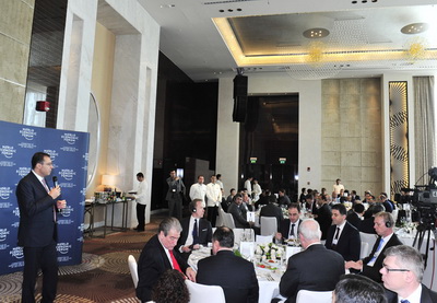 В рамках Всемирного экономического форума в Баку состоялась сессия «Взгляд на будущее Азербайджана: к новой экономике» - ФОТО