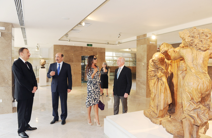 Президент Ильхам Алиев и его супруга приняли участие в открытии нового корпуса Национального музея искусств - ФОТО
