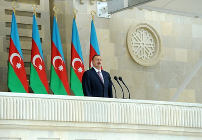 Ильхам Алиев: «Сильный Азербайджан может на любом языке говорить с бессильной Арменией» - ФОТО