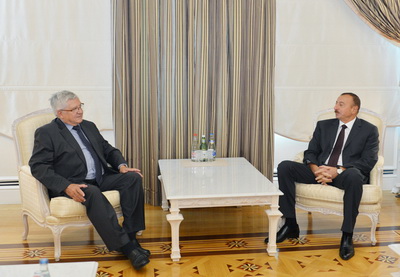 Ильхам Алиев принял спецкоординатора наблюдательной миссии ОБСЕ в Азербайджане и главу французско-азербайджанской группы дружбы