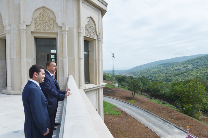 Ильхам Алиев ознакомился в Губе с отелем Rixos Quba Azerbaijan - ФОТО