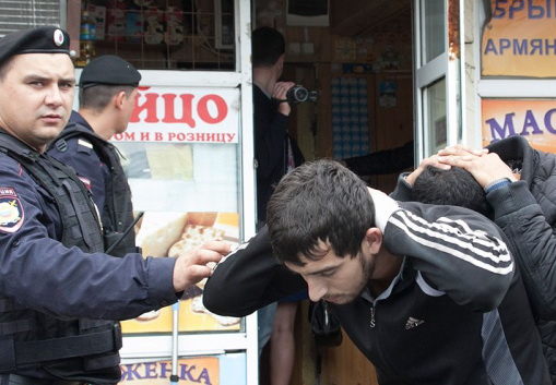 Азербайджанцев «массово» депортируют из России. Зачем это нужно?