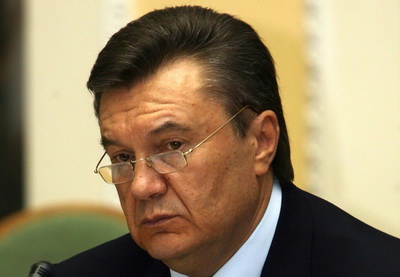 Янукович согласился сесть за стол переговоров
