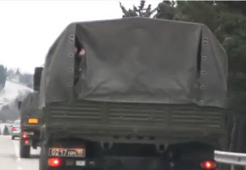 СМИ: «Российские военные с оружием уже в Ялте» - ВИДЕО
