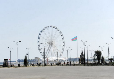 Стоимость билетов на новое колесо обозрения Приморского бульвара составит 3-5 манатов