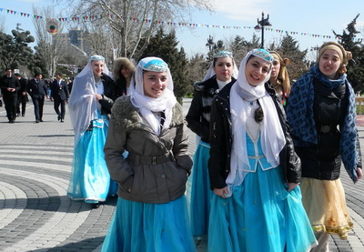В Баку отмечают праздник Новруз - ФОТО