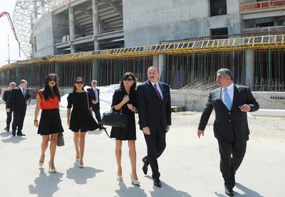 Президент АР ознакомился с ходом строительства Дворца водных видов спорта - ФОТО