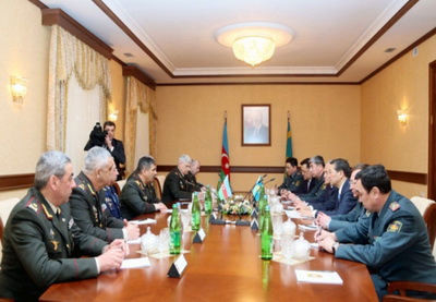 Закир Гасанов встретился с министром обороны Казахстана - ФОТО