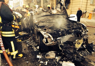 Новые фото и видеокадры сгоревшего в Баку Maserati - ОБНОВЛЕНО
