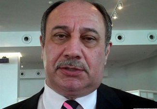 Араз Ализаде: «Если завтра Серж Саргсян скажет, что надо вернуть Карабах Азербайджану, армяне разорвут его на «мелкие сержики»