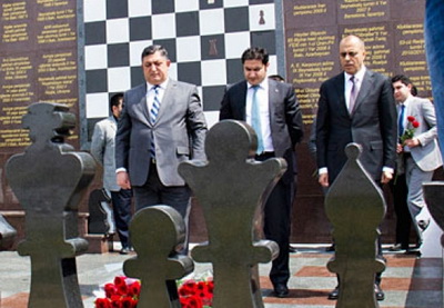 Завтра состоится открытие памятника шахматисту Вугару Гашимову