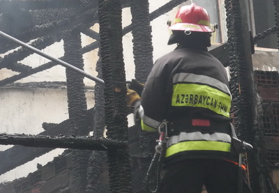 При пожаре в жилом доме в Сумгайыте пострадали муж и жена