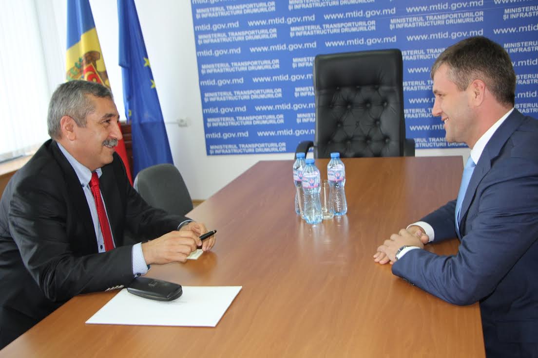 Посол Азербайджана в Молдове встретился с министром транспорта и дорожной инфраструктуры этой страны