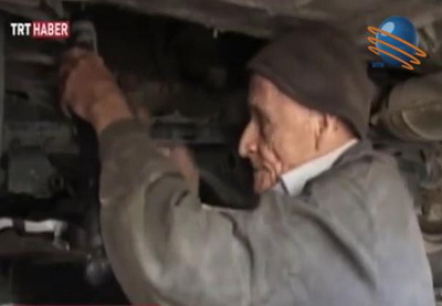 83-летний житель Азербайджана - пример трудолюбия для молодежи - ВИДЕО