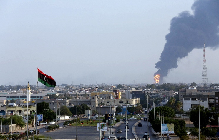 В столице Ливии боевая авиация вновь нанесла удары по позициям исламистов