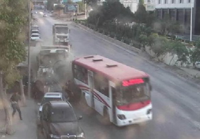 Крупная авария в Баку: грузовик протаранил 5 автомобилей и автобус – ВИДЕО