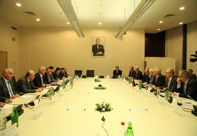 Германия инвестировала в экономику Азербайджана $500 млн - Министр