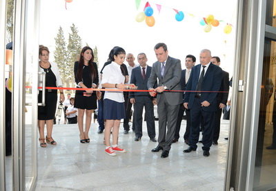 В Баку состоялось открытие здания полной средней школы №194 - ФОТО