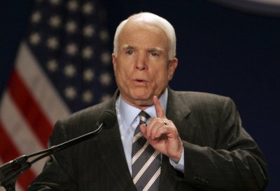 Сенатор Маккейн призвал США предоставить Украине военную помощь