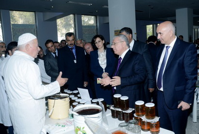 В Баку открылась очередная республиканская выставка-продажа пчеловодческой продукции - ФОТО