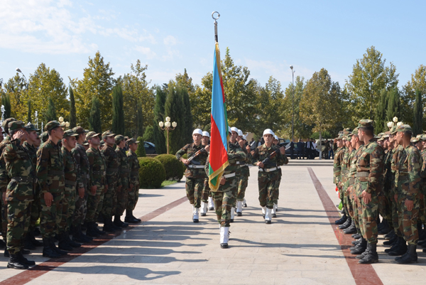В Бейлягане состоялась церемония проводов военнослужащих, завершивших службу в рядах армии Азербайджана - ФОТО