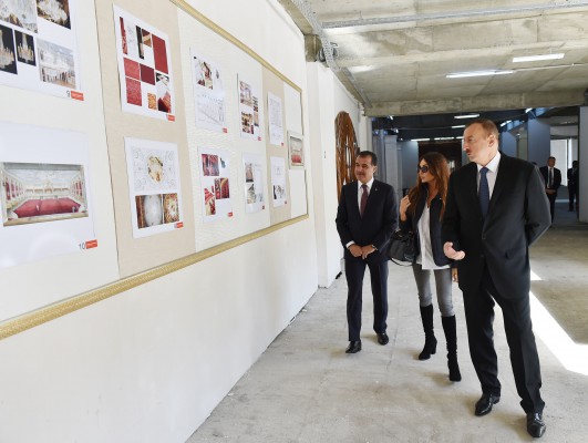 Президент Ильхам Алиев ознакомился с ходом строительных работ в здании Гянджинской государственной филармонии - ФОТО