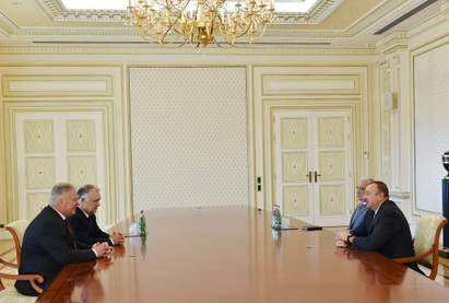 Ильхам Алиев принял президента и генсекретаря Всеобщей конфедерации профсоюзов - ФОТО